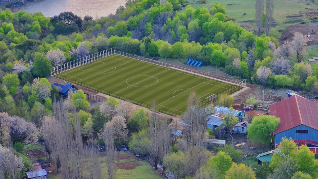 Comienza la construcción de una moderna cancha deportiva en Ralco Lepoy gracias al Plan